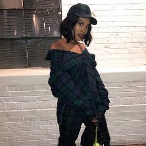 Meet your Posher, Courtney